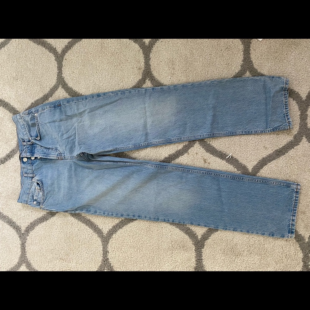 Straight leg blue jeans!!